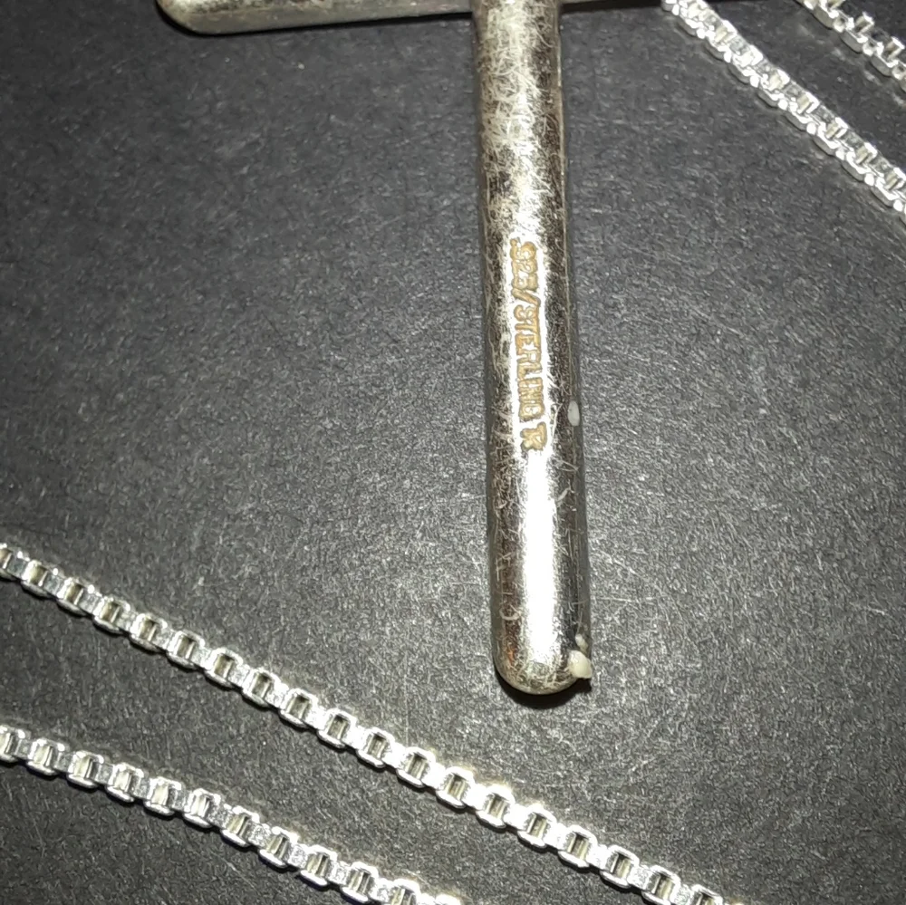 Sterling silver 925 Signed Distressed vintage cross, New 18in box chain - Picture 3 of 5
